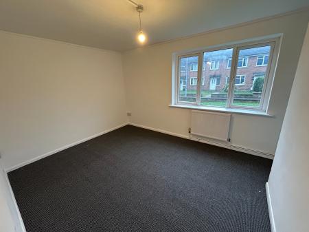 2 bedroom Flat to let in Daniels Drive, Ruabon, LL14