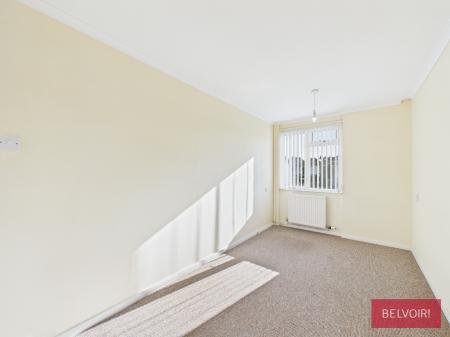 2 bedroom Flat to let in Montgomery Road, Wrexham, LL13