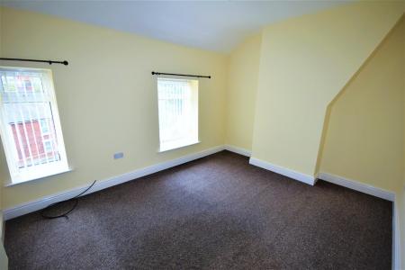 2 bedroom Terraced House to let in Station Road, Pentre Broughton, LL11