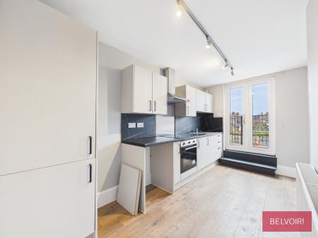 1 bedroom Flat to let in Top Flat