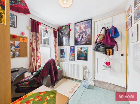 2 bedroom Terraced House for sale in Talbot Road, Wrexham, LL13