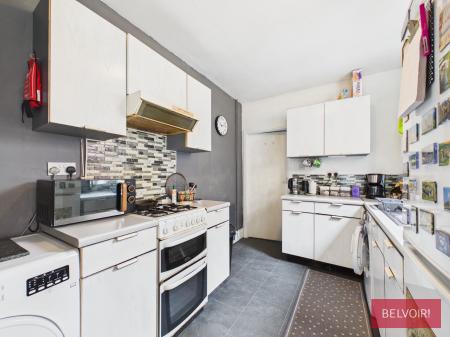 2 bedroom Terraced House for sale in Talbot Road, Wrexham, LL13