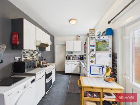 2 bedroom Terraced House for sale in Talbot Road, Wrexham, LL13