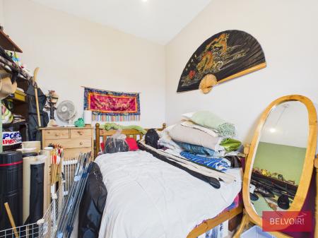 2 bedroom Terraced House for sale in Talbot Road, Wrexham, LL13