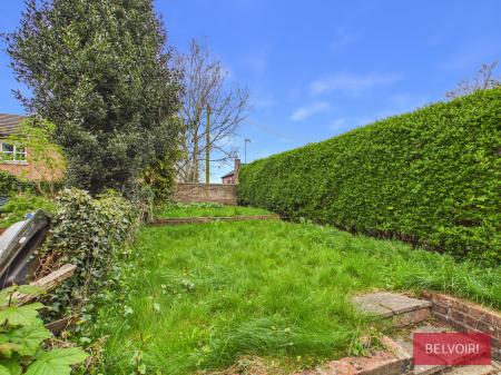 2 bedroom Terraced House for sale in Talbot Road, Wrexham, LL13