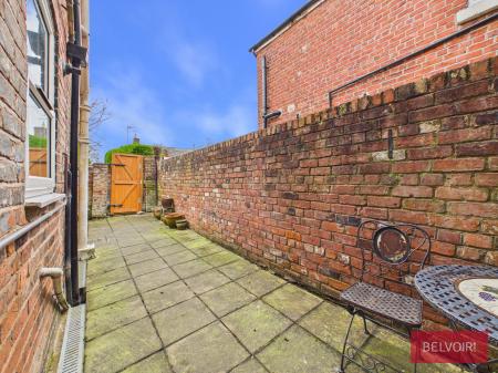2 bedroom Terraced House for sale in Talbot Road, Wrexham, LL13