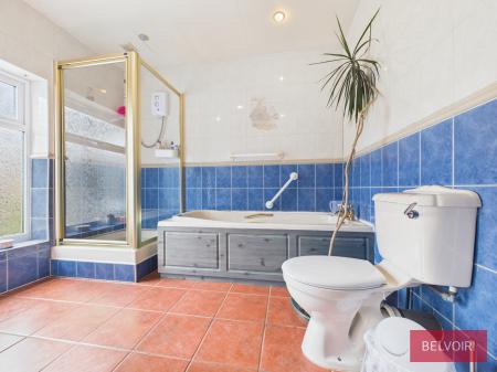 4 bedroom Detached house for sale in Heol Llewelyn, Coedpoeth, LL11