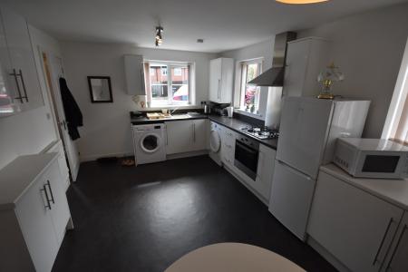3 bedroom Semi-detached house to let in Nant Garw, Cobden Mill, Wrexham, LL13