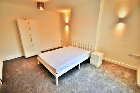 4 bedroom House share to let in Derby Road, Hightown, Wrexham, LL13