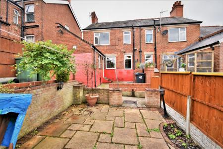 4 bedroom House share to let in Derby Road, Hightown, Wrexham, LL13