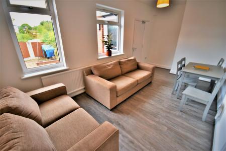 1 bedroom House share to let in Derby Road, Hightown, Wrexham, LL13