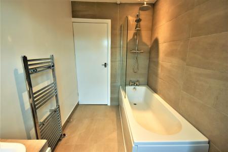 1 bedroom House share to let in Derby Road, Hightown, Wrexham, LL13