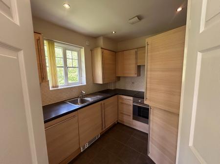 2 bedroom Flat to let in Lamberton Drive, Brymbo, LL11