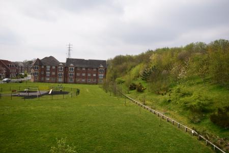 Lamberton Drive, Brymbo, LL11