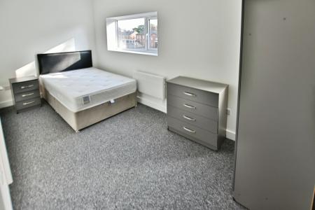 1 bedroom House share to let in Rhosddu Road, Rhosddu, LL11