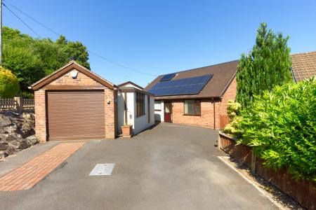 4 bedroom Detached house for sale in Pentre, Chirk, Wrexham, LL14