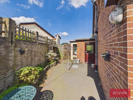 4 bedroom Detached house for sale in Pentre, Chirk, Wrexham, LL14