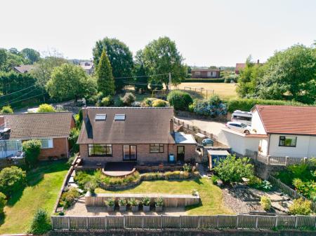 4 bedroom Detached house for sale in Pentre, Chirk, Wrexham, LL14