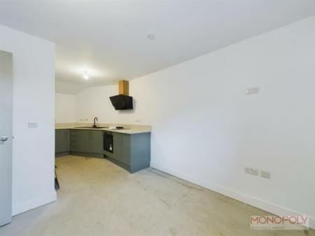 2 bedroom Flat to let in College Street, Wrexham, LL13