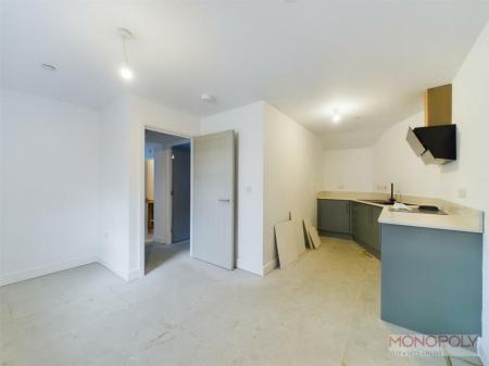 2 bedroom Flat to let in College Street, Wrexham, LL13