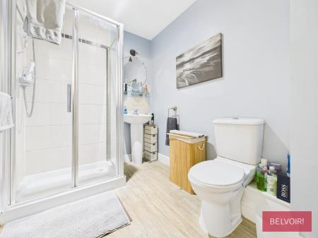 4 bedroom Flat to let in Hardwick, Wrexham, LL11