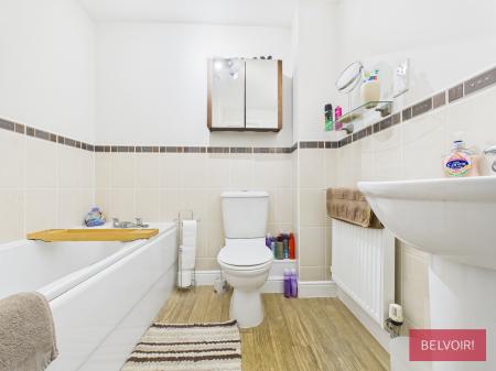 4 bedroom Flat to let in Hardwick, Wrexham, LL11
