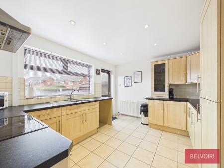3 bedroom Detached house to let in Ivy Close, Rhosddu, LL11