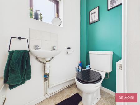 3 bedroom Detached house to let in Ivy Close, Rhosddu, LL11