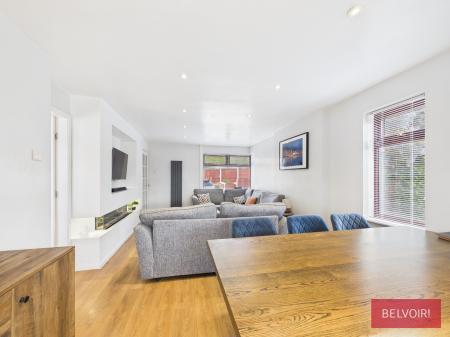 3 bedroom Detached house to let in Ivy Close, Rhosddu, LL11
