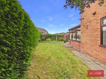 3 bedroom Detached house to let in Ivy Close, Rhosddu, LL11