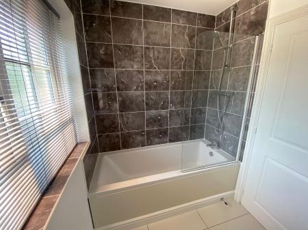 3 bedroom Detached house to let in Lambourne Court, Gwersyllt, LL11