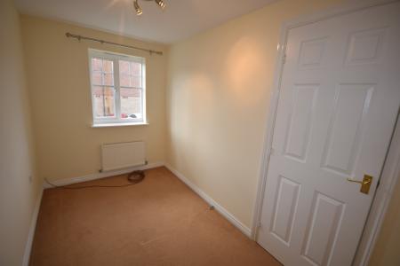 3 bedroom Town house to let in Ingot Close, Brymbo, LL11