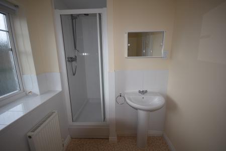 3 bedroom Town house to let in Ingot Close, Brymbo, LL11