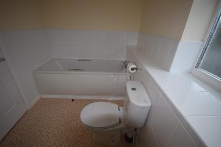 3 bedroom Town house to let in Ingot Close, Brymbo, LL11