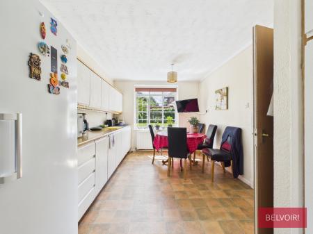 1 bedroom House share to let in Powell Road, Rhosddu, LL12