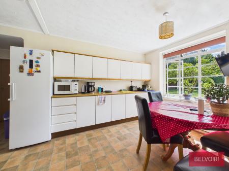 1 bedroom House share to let in Powell Road, Rhosddu, LL12