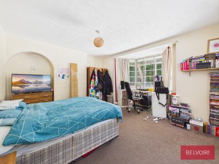 1 bedroom House share to let in Powell Road, Rhosddu, LL12