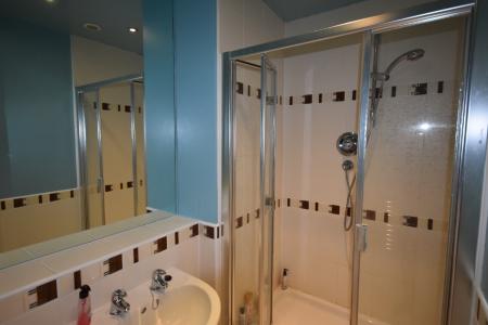 2 bedroom Flat to let in Caxton Place, Wrexham, LL11