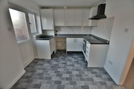 2 bedroom Terraced House to let in Dale Court, New Broughton, LL11