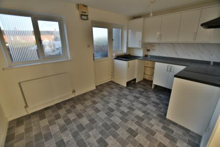 2 bedroom Terraced House to let in Dale Court, New Broughton, LL11