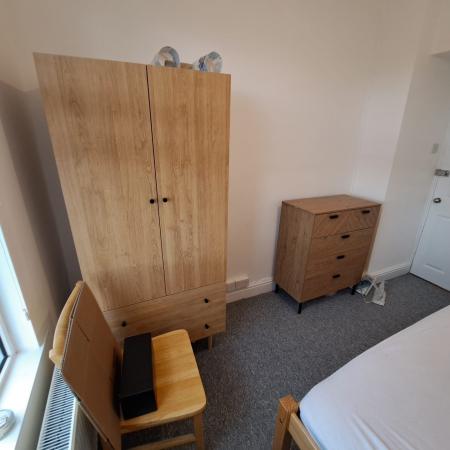 1 bedroom House share to let in NEW ROAD, Wrexham, LL11
