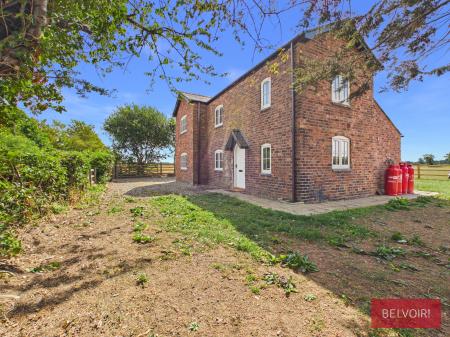 3 bedroom Detached house to let in Llyndir Lane, Rossett, LL12