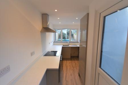 2 bedroom Terraced House to let in High Street, Bangor-On-Dee, Wrexham, LL13