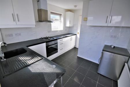 2 bedroom Bungalow to let in Oakfield, Wrexham, LL13