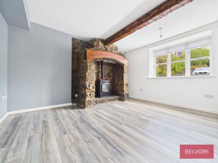 3 bedroom Flat to let in Railway Road, Cefn Mawr, LL14