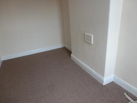 2 bedroom Terraced House to let in Edward Street, Wrexham, LL13