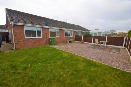 3 bedroom Bungalow to let in Ffordd Cynan, Wrexham, LL12