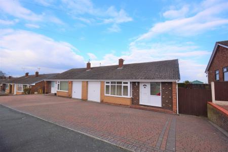 Ffordd Cynan, Wrexham, LL12
