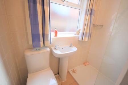3 bedroom Bungalow to let in Ffordd Cynan, Wrexham, LL12