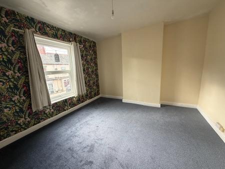 2 bedroom Terraced House to let in Empress Road, Wrexham, LL13